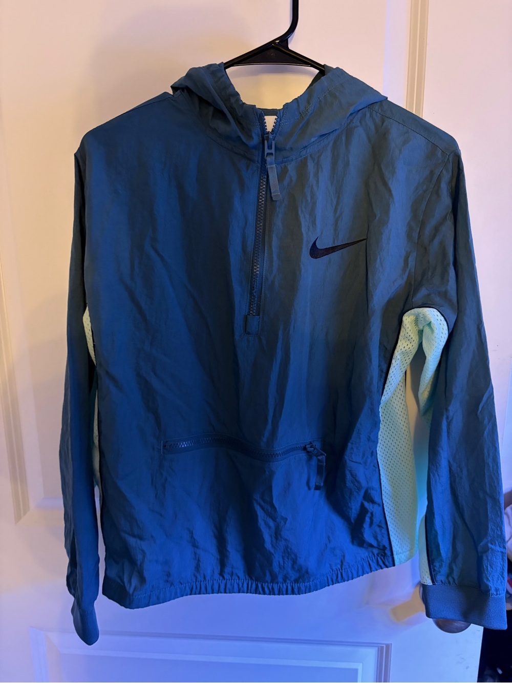 Nike youth green Hooded Windbreaker Jacket XL
